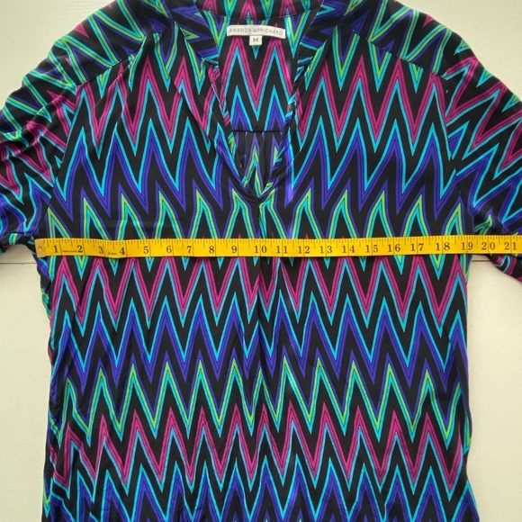 Amanda Uprichard Silk Chevron H0i-Low Tunic V Neck Top Size Medium - Picture 9 of 11